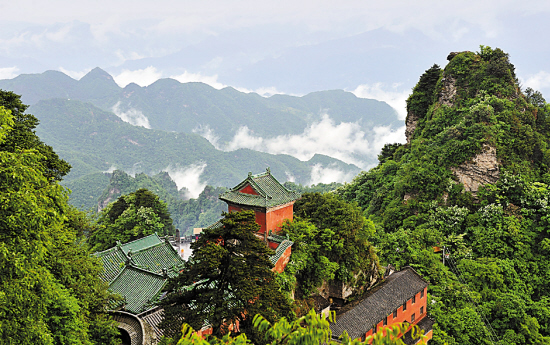 Wudang offers escape with natural and spiritual attractions