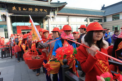 Wudang welcomes tourists for Taoist celebration