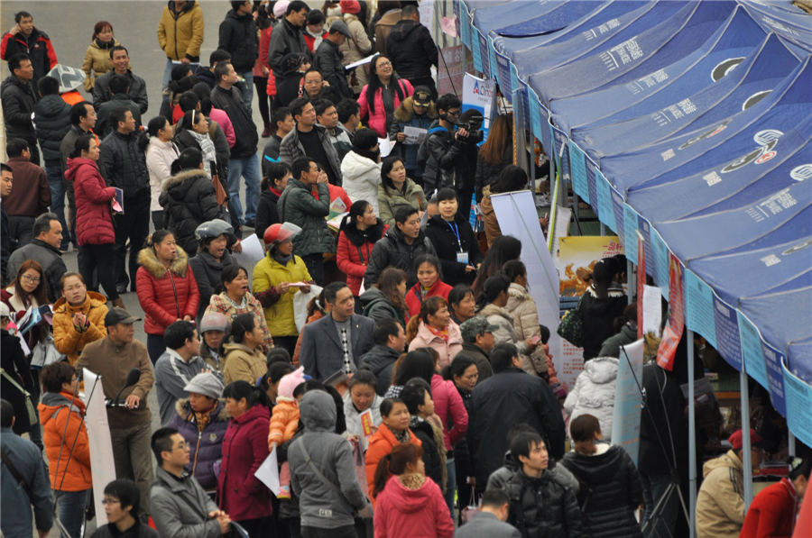 Spring Festival gives way to job fairs