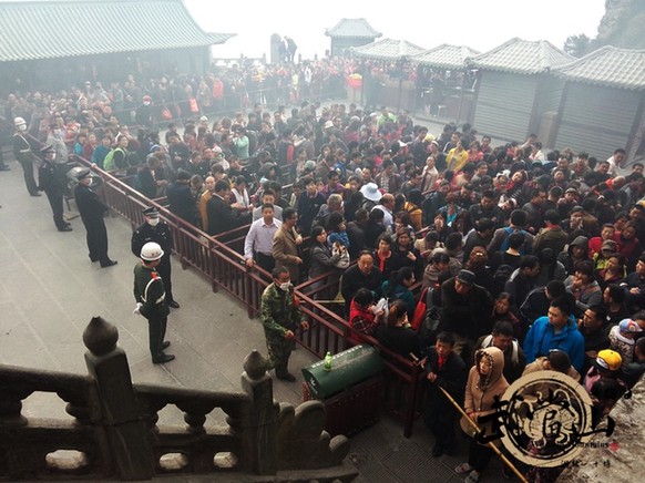 Taoist pilgrims worship on Wudang Mountains