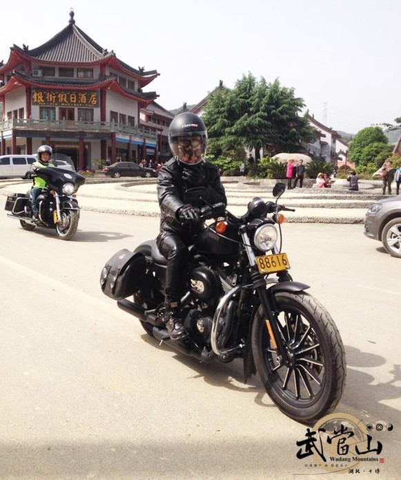 Motorcycle riders arrive in Wudang