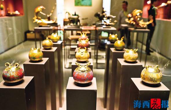 Enjoy tea, Buddhist items and crafts in Xiamen