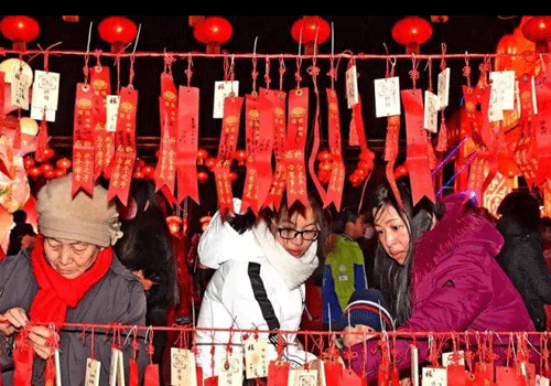 Karamay throws five-day Lantern Festival party