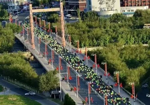 Runners descend on Karamay for Xinjiang’s first int’l marathon
