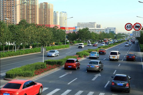 Urumqi industrial zone helps build Silk Road