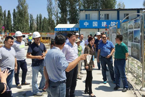 Urumqi leaders guide shanty revamping work