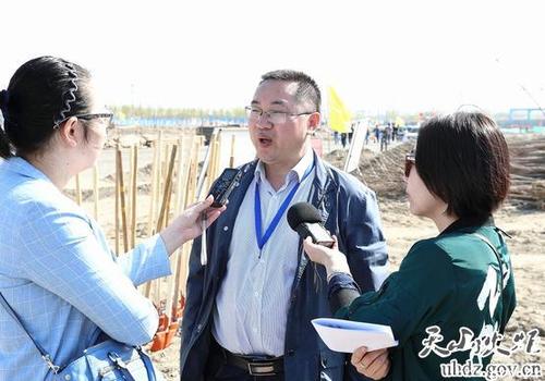 Urumqi holds volunteer greening campaign