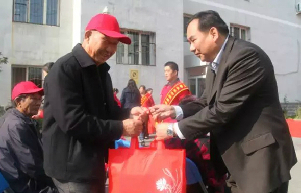 Senior residents honored on Double Ninth Festival