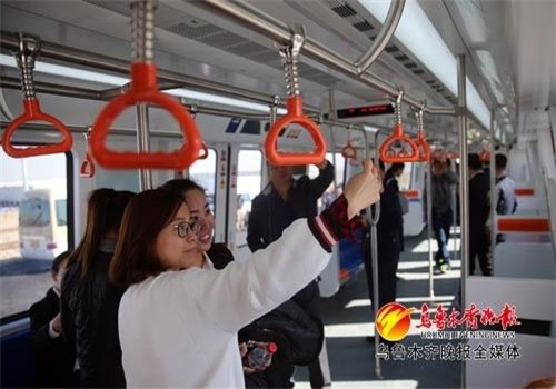 First Xinjiang-made metro train rolls off production line