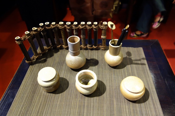 Handicraft works are highly welcomed at Yunnan Cultural Industry Expo