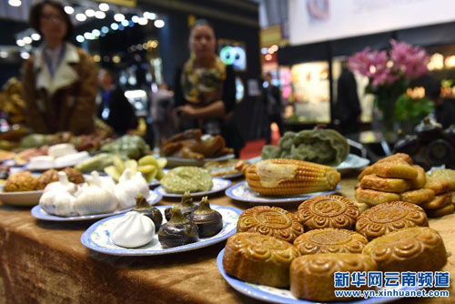 Yunnan jewelry feast attracts visitors
