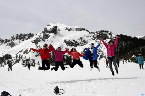 Balagezong Snow Mountain in May
