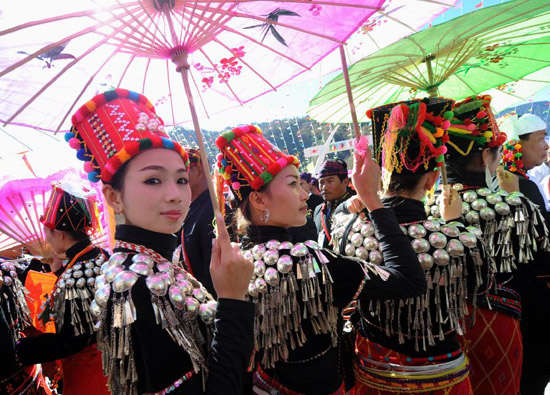 Various ethnic groups attend Munao Dancing Festival in China's Yunnan