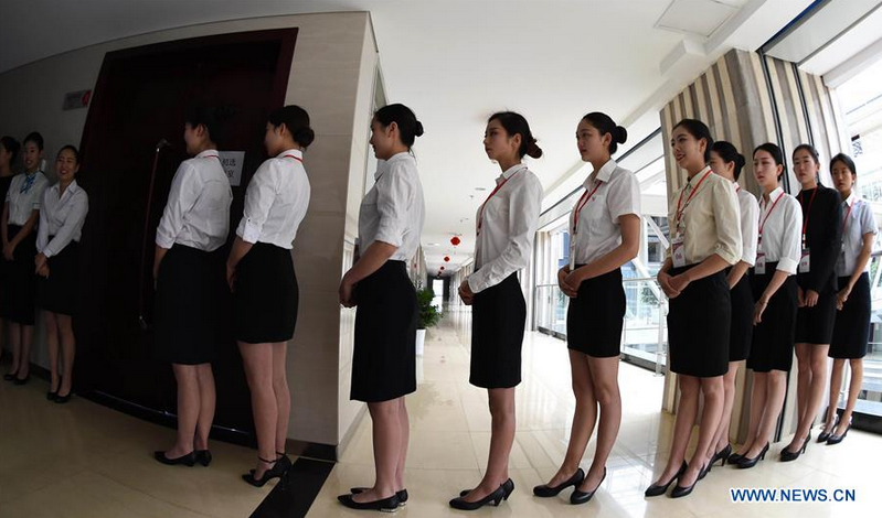 Lucky Air recruits stewardess in Kunming