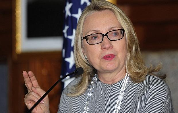 Hillary Clinton no makeup<BR>希拉里享受'做自己'(图)