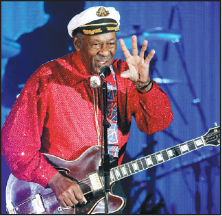 Rock 'n' roll pioneer Chuck Berry dies at 90 in Missouri