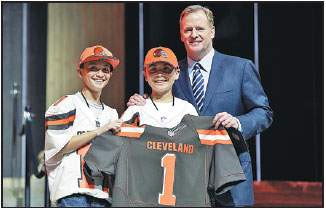Myles ahead of the rest, Browns go with Garrett