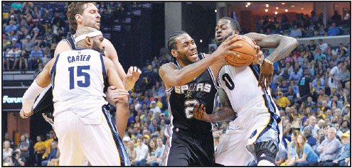 Spurs follow familiar script