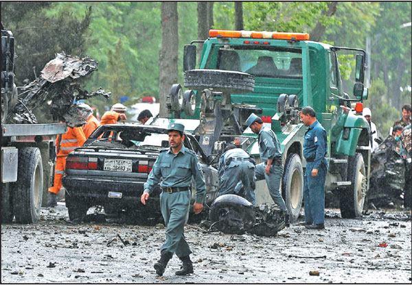 Powerful blast targets NATO convoy in Kabul