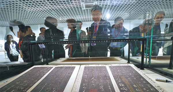 Rare facsimile of calligrapher's work on display in Nanjing