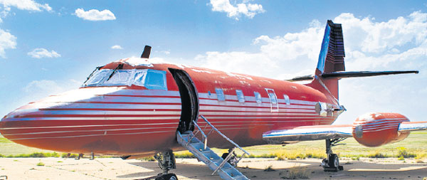 Elvis jet to be auctioned after sitting for 30 years