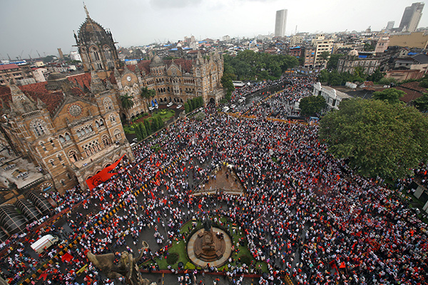 Marathas hold huge protest demonstration in Mumbai
