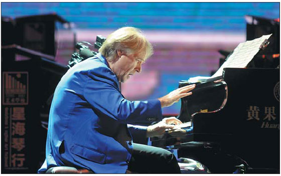 Top French 'romantic' pianist adored in China