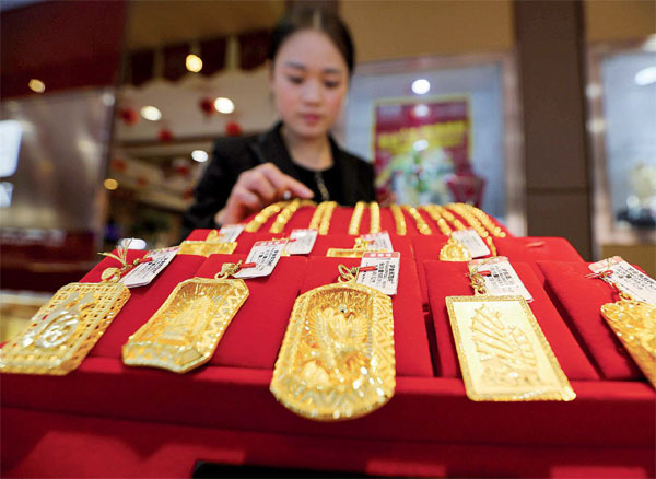 Gold is glittering for online financial products