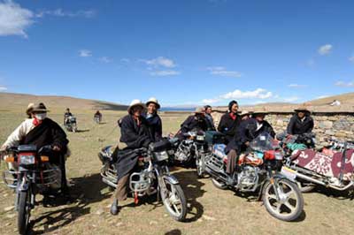 Enjoying new life in new Tibet