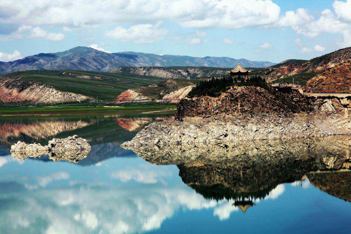 Zhangye, a city base from which to explore Danxia landform