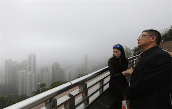 Should Hong Kong limit mainland visitors?