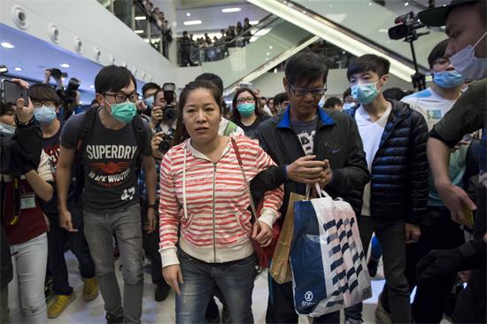 Should Hong Kong limit mainland visitors?