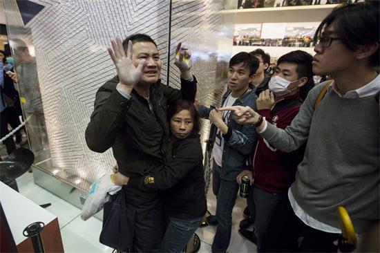 Should Hong Kong limit mainland visitors?