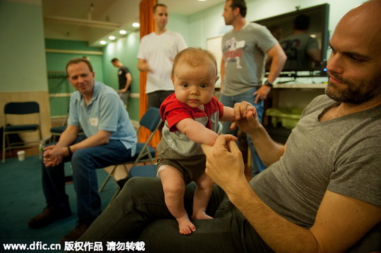 Should men get paternity leave?