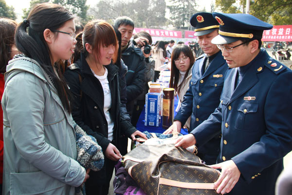 Strong voices for interests of consumers - Opin