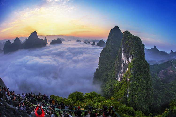 Yangshuo, um condado de karst landforms