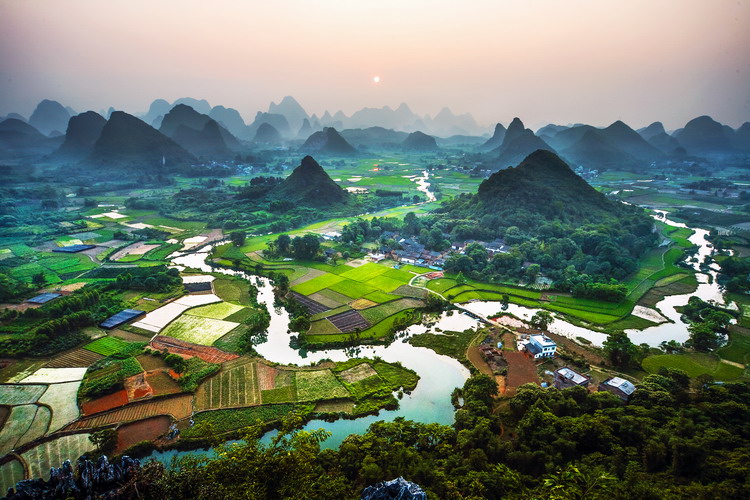 Yangshuo, um condado de karst landforms