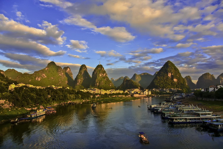 Yangshuo, um condado de karst landforms