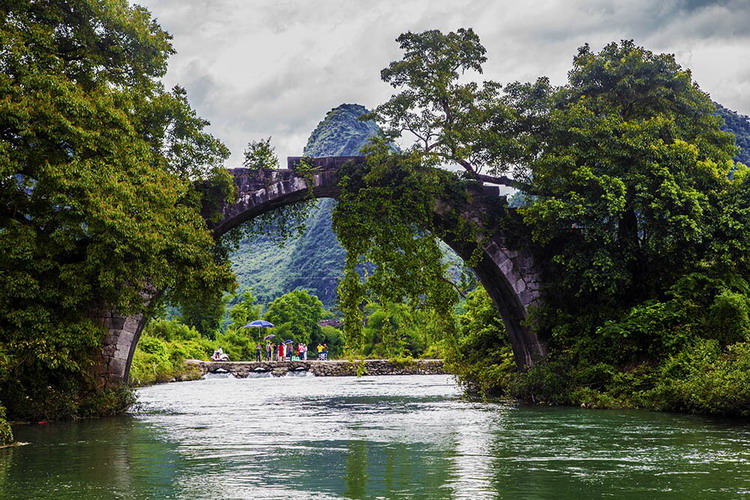 Yangshuo, um condado de karst landforms