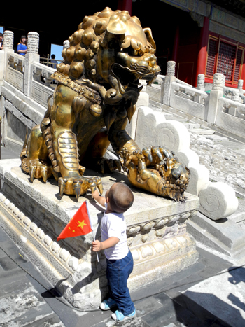 Young and old reflect nobility of China