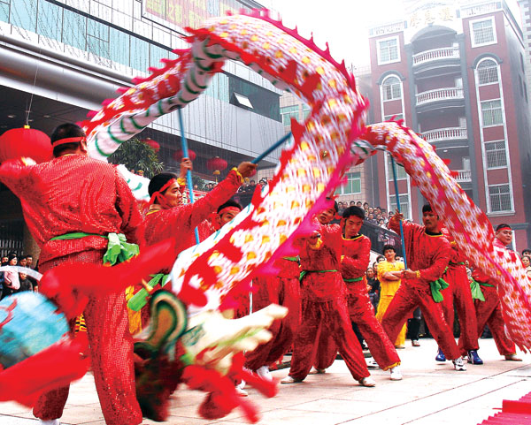 Growing popularity of Western festivals in China no cause for alarm