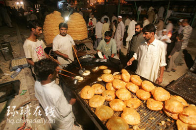 中东穆斯林迎来斋月