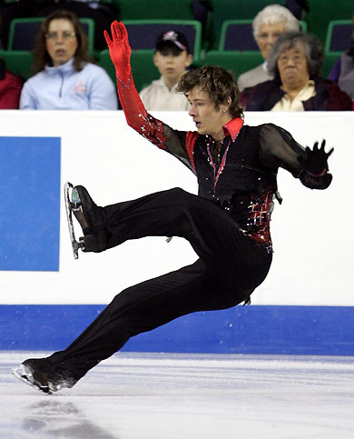 Germany's Silvio Smalun falls while performing at the World Figure Skating Championships in Calgary March 20, 2006. [Reuters]