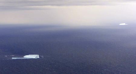 Icebergs float in the Southern Ocean, south of Invercargill on New Zealand's south island in this undated handout photograph made available by the Royal New Zealand Air Force (RNZAF) on November 9, 2006. Scores of icebergs have floated to within about 300 km (186 miles) of New Zealand, with the largest measuring about 1.8 km (1.1 miles) in length and standing some 120 metres (360 feet) above water. 