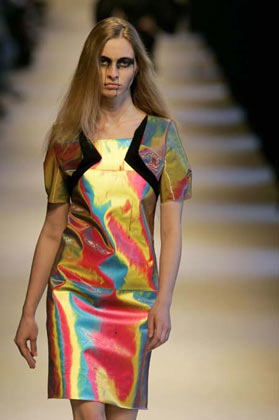 A model presents a creation from Portuguese designer Ricardo Dourado's Autumn/Winter 2007-2008 collection during Lisbon Fashion week March 10, 2007.