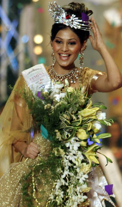 Newly selected Miss India Universe Puja Gupta poses during the Miss India Pageant 2007 in Mumbai April 8, 2007. 