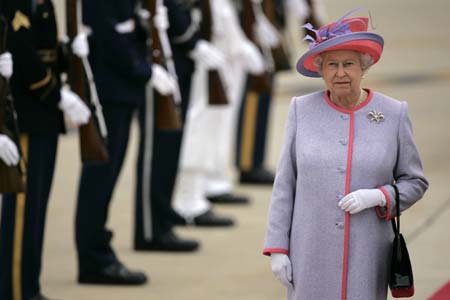 Britain's Queen Elizabeth II listens to the British and U.S. national anthems as she arrives in Richmond, Virginia, May 3, 2007. The Queen is visiting the U.S. as part of celebrations of the 400th anniversary of the founding of Jamestown. 
