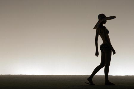 A model wears a creation from Salinas' 2008 spring/summer collection during Fashion Rio Show in Rio de Janeiro June 4, 2007.