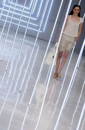A model wears a creation from Mara Mac's 2008 spring/summer collection during the Fashion Rio Show in Rio de Janeiro June 4, 2007. 