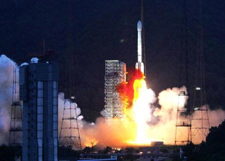 A Chinese Long March-3B carrier rocket blasts off from Xichang Satellite Launch Center in southwest China's Sichuan Province July 6, 2007. China on Thursday evening launched 